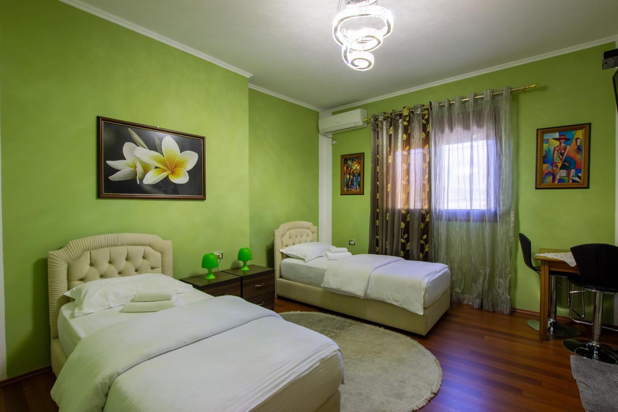 Bora Hotel Gjirokastër Exteriör bild