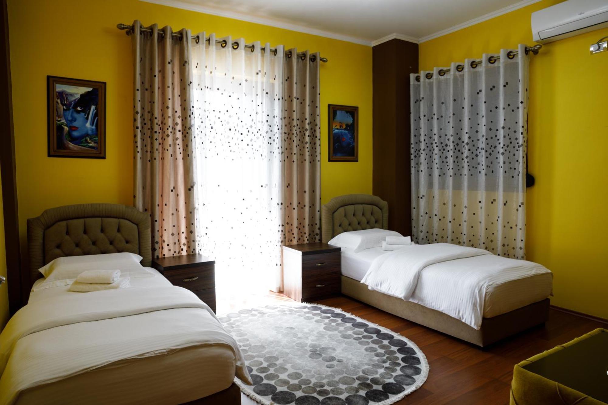 Bora Hotel Gjirokastër Exteriör bild