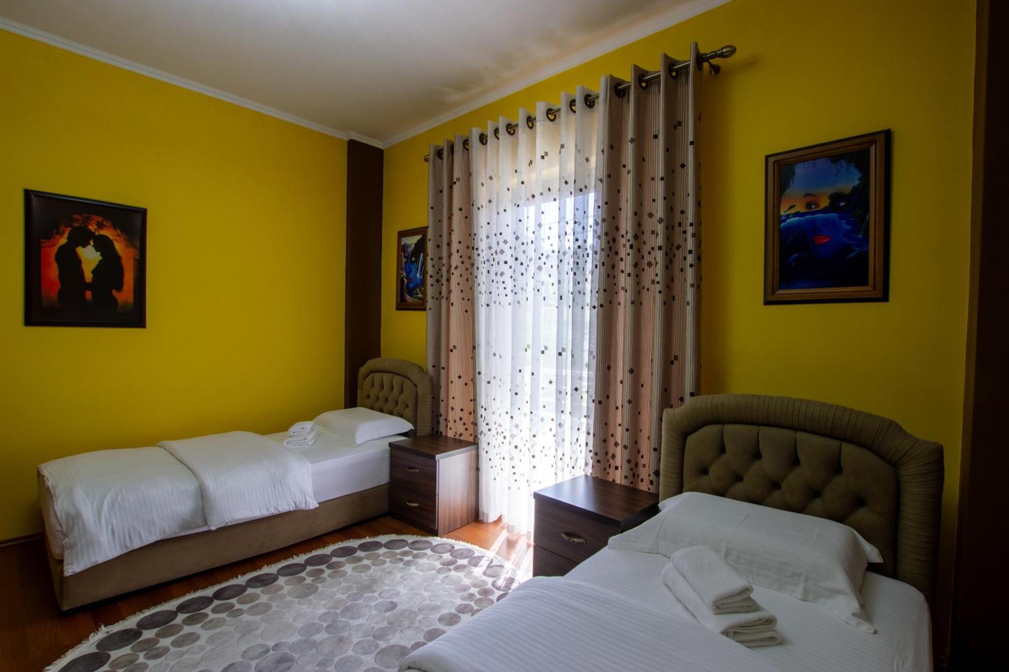 Bora Hotel Gjirokastër Exteriör bild
