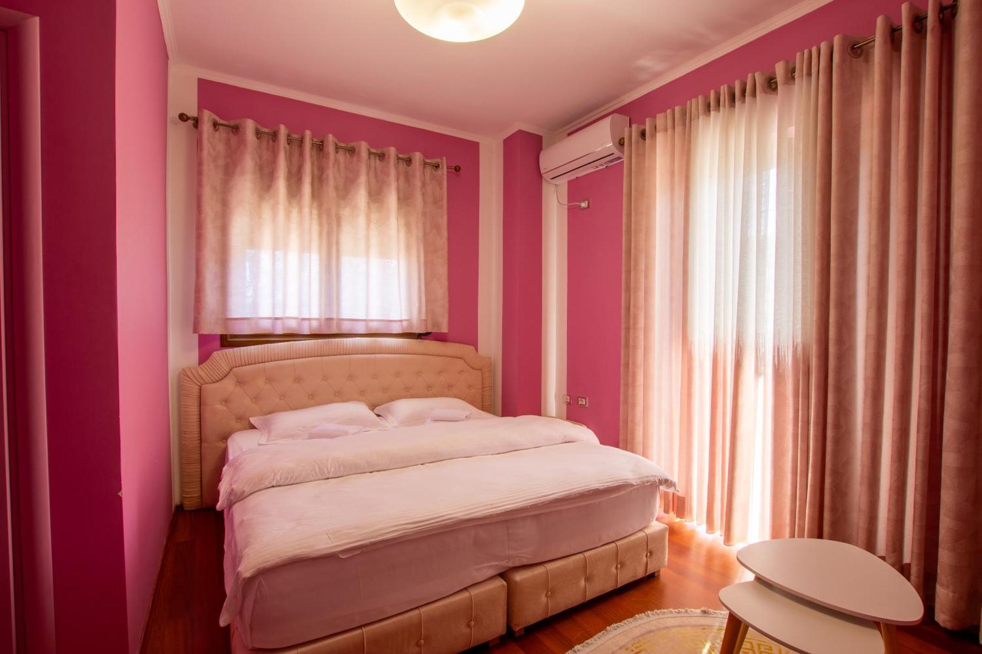 Bora Hotel Gjirokastër Exteriör bild