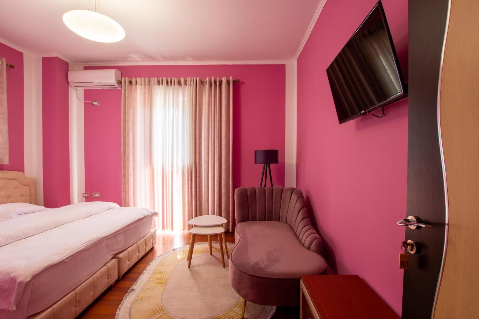 Bora Hotel Gjirokastër Exteriör bild