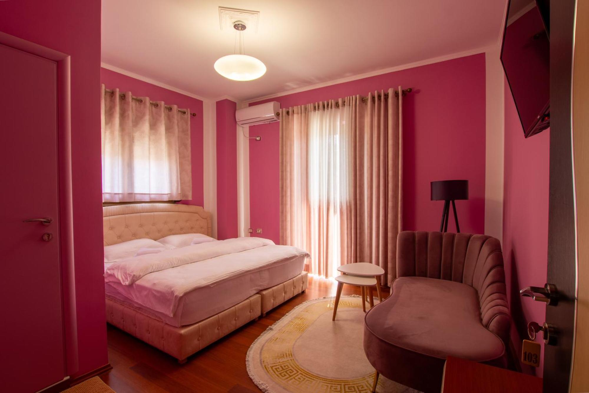 Bora Hotel Gjirokastër Exteriör bild